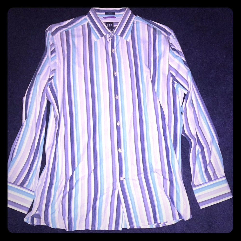 Men’s button up dress shirt